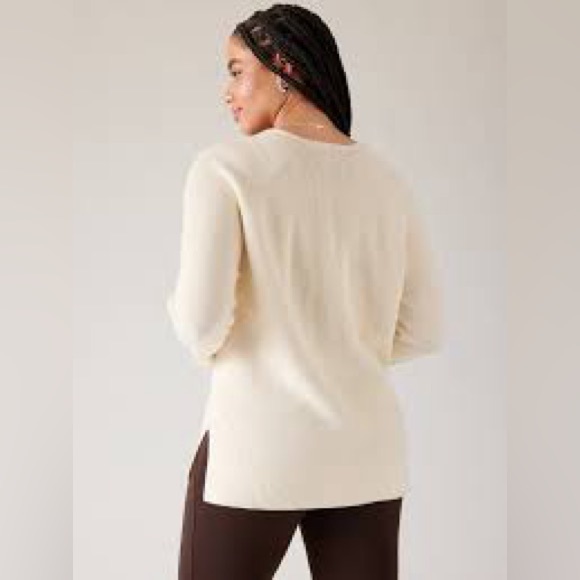 Athleta Sweaters - Athleta Hanover V-Neck Sweater Ivory / Cream
